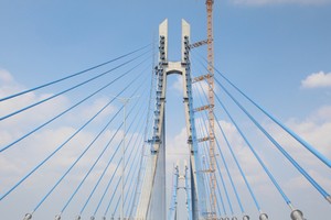 Cầu Vàm Cống bắc qua sông Hậu do Bộ GTVT giao Tổng công ty Cửu Long quản lý dự án.