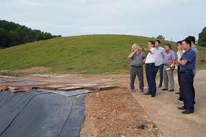 Phó chủ tịch UBND tỉnh Thừa Thiên Huế Phan Thiên Định kiểm tra khu xử lý rác Thủy Phương