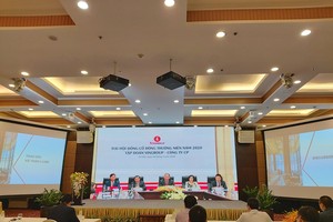 Kỳ họp Đại hội đồng cổ đông thường niên năm 2020 Tập đoàn Vingroup được tổ chức theo hình thức truyền hình trực tuyến (Ảnh: VNB)