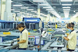 Trong giai đoạn mới, thu hút FDI cần phải chuyển sang trạng thái chủ động “đi săn” những nhà đầu tư lớn đáp ứng yêu cầu, phù hợp với hạ tầng và mang lại lợi ích lớn nhất. Trong ảnh: Nhà máy của Samsung tại Thái Nguyên. Ảnh: Đ.T