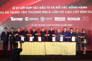 Trong ảnh là lễ ký kết giữa DKRH, Phát Đạt và các đối tác