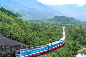 Du lịch đường sắt đang chuyển mình mạnh mẽ, chuyên nghiệp, bài bản hơn để thu hút du khách.