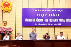 Ông Nguyễn Văn Sửu, Phó Chủ tịch thường trực UBND TP Hà Nội cho biết, Hội nghị “Hà Nội 2020 – Hợp tác Đầu tư và Phát triển” có sự tham gia của 1.850 đại biểu, hơn 1.200 nhà đầu tư, doanh nghiệp trong nước và nước ngoài. Ảnh: Hồ Hạ.