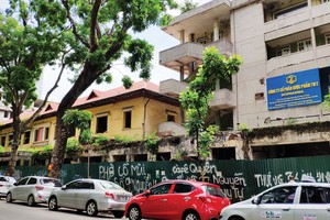 Lơ là ngành nghề chính là dược phẩm, mải mê chạy theo giấc mơ địa ốc, hậu quả là Công ty cổ phần Dược phẩm Trung ương 2 liên tục kinh doanh thua lỗ trong những năm trở lại đây.