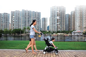 Kinh tế buồn, dân Trung Quốc đổ tiền vào nhà đất