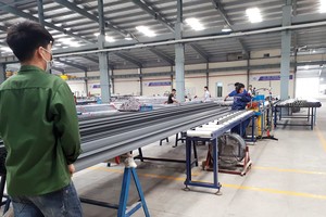 Ngành nhôm chủ động “chống lũ”