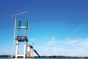 Dự án cao tốc Bến Lức - Long Thành thi công dang dở, cần được gia hạn hiệp định vay để tái khởi động.