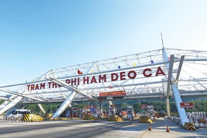 Dự án BOT hầm đường bộ qua Đèo Cả sử dụng 7 trạm thu phí để hoàn vốn, nhưng phương án tài chính và trả nợ đang có nguy cơ bị phá vỡ. Ảnh: Đ.T
