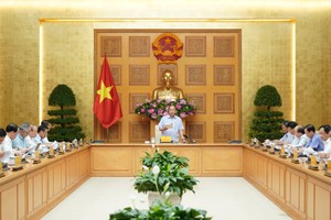 Thủ tướng Nguyễn Xuân Phúc chủ trì cuộc họp (Ảnh: VGP)