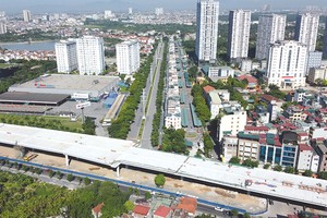 Dự án Đầu tư xây dựng cầu cạn đoạn Mai Dịch - Nam Thăng Long đang đẩy nhanh tiến độ thi công để có thể hoàn thành vào cuối tháng 9/2020.