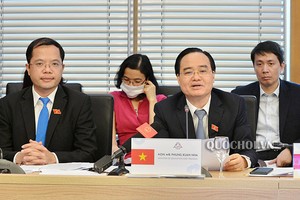 Bộ trưởng Bộ Giáo dục và đào tạo Phùng Xuân Nhạ phát biểu tại Hội nghị trực tuyến “Đối tác nghị viện về hợp tác giáo dục, văn hóa vì sự phát triển bền vững”.