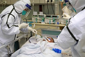 Quy định bắt buộc phải có bảo hiểm y tế quốc tế không áp dụng với chuyên gia có vé và nhập cảnh vào Việt Nam trước 5/8