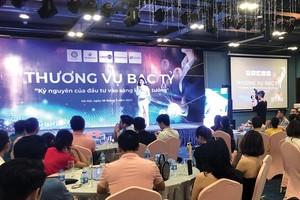 Hội thảo Thương vụ bạc tỷ được Emas Fintech tổ chức để lôi kéo nhà đầu tư tham gia góp vốn vào hệ thống đa cấp biến tướng.