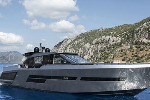 Du thuyền siêu sang, siêu nhẹ, siêu bền và có kính chống đạn