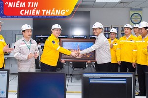Ông Trần Quốc Vượng, Ủy viên Bộ Chính trị, Thường trực Ban Bí thư Trung ương Đảng đã đến thăm và làm việc tại Cụm công nghiệp Khí Điện Đạm Cà Mau