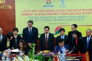 Đạm Cà Mau ký kết Hợp đồng cung cấp nguyên liệu dài hạn với Tập đoàn Solvay