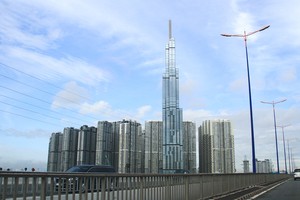 Các khách thuê văn phòng tại TP.HCM có xu hướng chuyển sang các dự án văn phòng mới, có chất lượng cao hơn. Ảnh: Bình Minh.