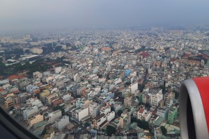 Người nhập cư tăng mạnh nhiều năm qua đã tạo nên nguồn cầu lớn về nhà ở cho thuê tại TP.HCM. Ảnh: Bình Minh.