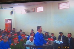 Bị cáo Lý Xuân Hải trình bày trước Tòa (ảnh chụp qua màn hình)