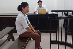 Mở văn phòng chạy việc, chạy trường lừa gần 1 tỷ đồng