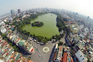 Sau nạo vét, sẽ cấy lại tảo lục cho Hồ Gươm