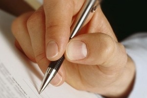 Phó giám đốc giả chữ ký Giám đốc để chiếm đoạt tiền công ty