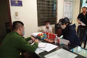 Người dân vi phạm quy định về đeo khẩu trang sẽ bị xử phạt hành chính.