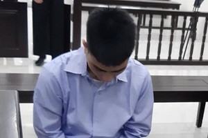 Nhận 1,2 triệu đồng để vận chuyển sừng tê giác từ Angola, nam thanh niên lĩnh án 5 năm tù