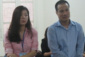 Vợ chồng bị cáo Trần Thăng Long tại phiên sơ thẩm