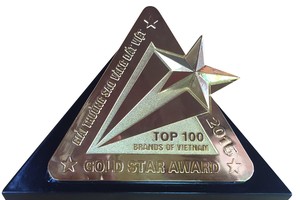 Sacombank nhận giải Sao Vàng Đất Việt 2015