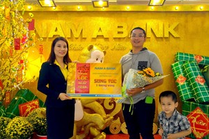 Nam A Bank trao tặng 5 lượng vàng đến các khách hàng 
