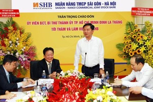 Bí thư Thăng chỉ đạo ngân hàng TP. HCM đẩy mạnh hỗ trợ vốn cho doanh nghiệp vừa và nhỏ