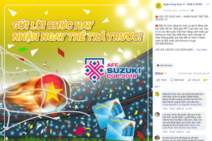 Nam A Bank tặng quà cho khách hàng khi gửi lời chúc đến đội tuyển Việt Nam 