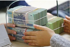 Yêu cầu công khai lãi suất cho vay bình quân đối với khách hàng doanh nghiệp