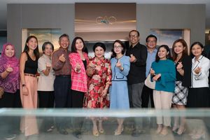 Đoàn đại diện Mạng lưới Quan hệ công chúng ASEAN đến tham quan CAO Fine Jewellery.