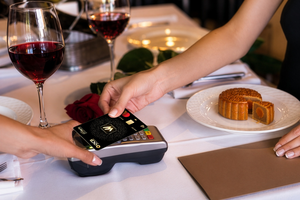 Trọn vị đoàn viên cùng OCB Mastercard World 2in1