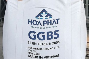 Hòa Phát thu xỉ thải từ luyện gang thành vật liệu xây dựng