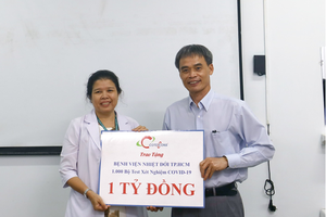 Coteccons (CTD) tặng 1.000 test xét nghiệm và hai buồng áp lực âm
