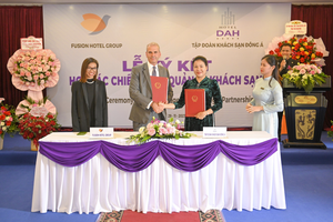 Đại diện Công ty cổ phần Tập đoàn Khách sạn Đông Á và Fusion Hotel Group ký kết biên bản hợp tác chiến lược