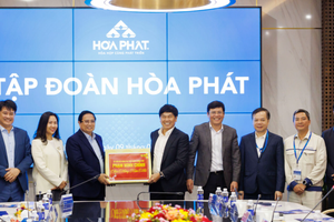 Thủ tướng Phạm Minh Chính đã tới thăm, làm việc tại Khu liên hợp gang thép Hòa Phát Dung Quất.