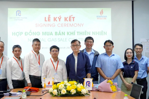 Đại diện PV GAS CNG và FEPV tại buổi ký kết Hợp đồng mua bán khí thiên nhiên