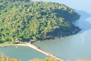 Hòn Khoai nhìn từ trên cao