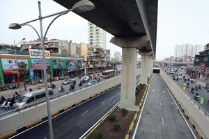 Tuyến đường sắt đô thị Cát Linh - Hà Đông dự kiến vận hành thương mại vào cuối năm 2016. Ảnh: Đức Thanh