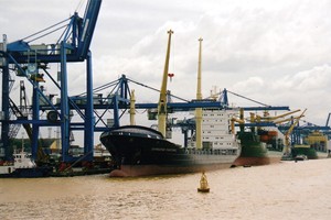 Xuất siêu 1 tỷ USD, đừng vội mừng