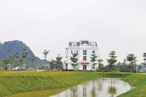 Một trong số các công trình xây dựng hiếm hoi được hoàn thiện tại Dự án (Nguồn: tuanchauhanoi.vn)