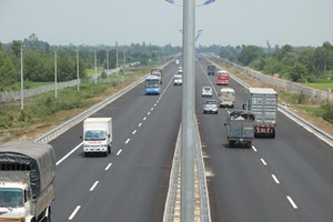 Như vậy, mức phí áp dụng đối với xe loại 5 trên đường cao tốc Hà Nội – Hải Phòng nếu thu đúng, thu đủ có thể lên tới 10.660 đồng/km.