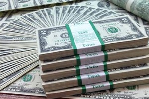 Tỷ giá trung tâm ngày 30/3 giảm 11 đồng/USD, giá vàng tăng trở lại