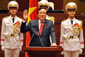Chánh án Nguyễn Hoà Bình tuyên thệ nhậm chức trước Quốc hội