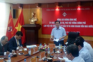 Phó Thủ tướng Vương Đình Huệ đề nghị SCIC thực hiện tốt hơn việc tái cơ cấu, đầu tư thêm vốn để nâng cao hiệu quả hoạt động sản xuất kinh doanh.