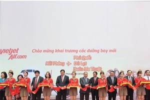Lễ khánh thành sân bay Cát Bi và mở thêm 3 đường bay mới với sự tham dự của Thủ tướng Chính phủ Nguyễn Xuân Phúc.